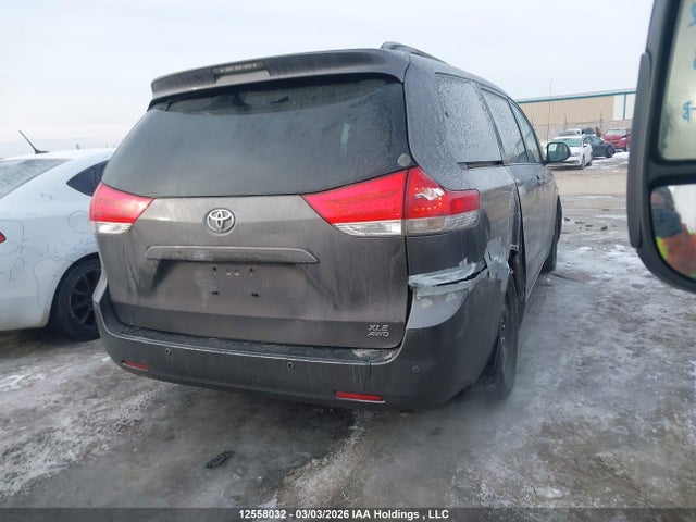 Продажа на аукционе авто 2013 Toyota Sienna Xle/limited, vin: 5TDDK3DC5DS055127, номер лота: 12558032