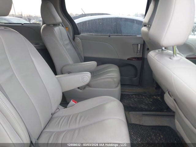 Продажа на аукционе авто 2013 Toyota Sienna Xle/limited, vin: 5TDDK3DC5DS055127, номер лота: 12558032