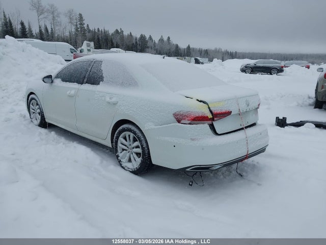 2020 Volkswagen Passat Highline მანქანა იყიდება აუქციონზე, vin: 1VWUA7A32LC008200, აუქციონის ნომერი: 12558037