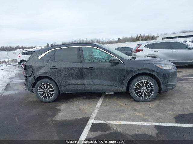 1FMCU0E17RUA48681 Ford Escape Phev