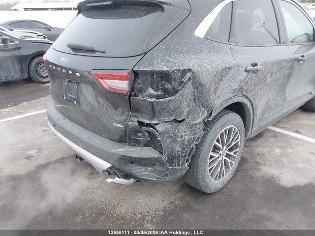 1FMCU0E17RUA48681 Ford Escape Phev
