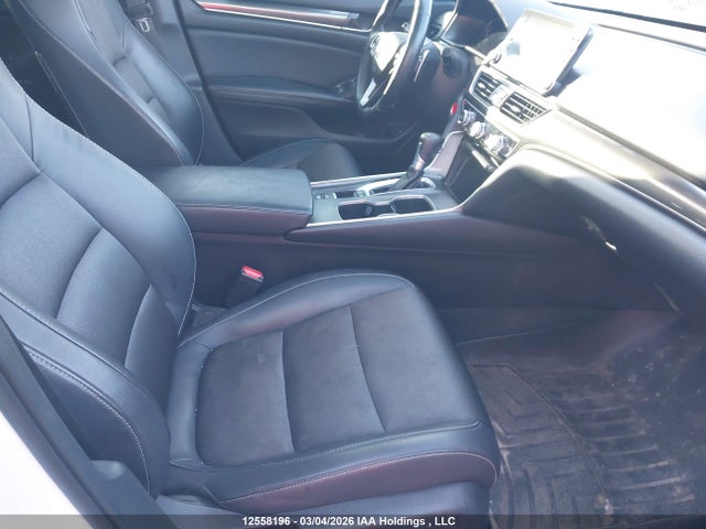 1HGCV1F3XJA811842 Honda Accord Sport