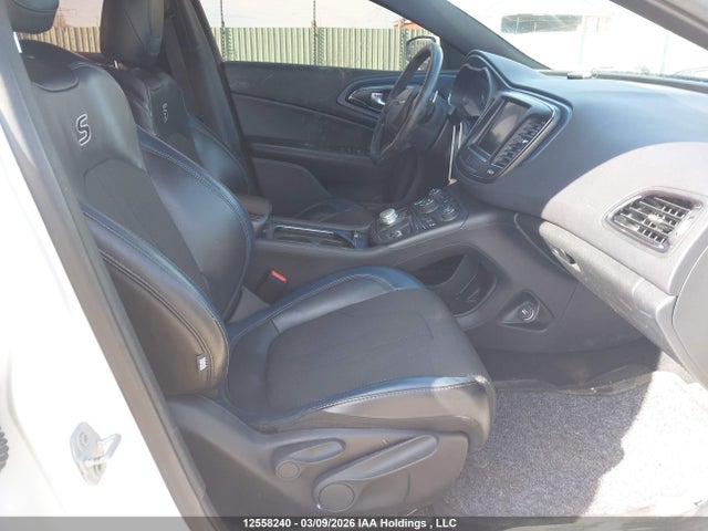 12558240 :رقم المزاد ، 1C3CCCBG1FN711898 vin ، 2015 Chrysler 200 S مزاد بيع