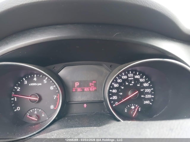 KNDMB5C15H6252512 KIA SEDONA LX