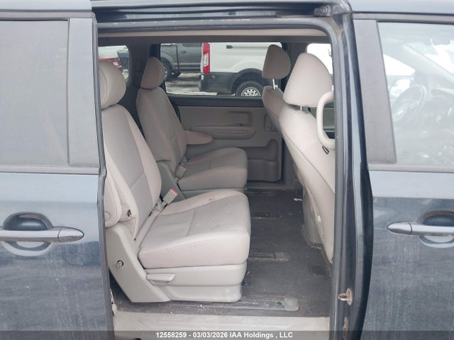 KNDMB5C15H6252512 KIA SEDONA LX