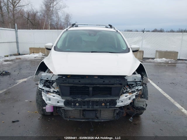 1FMCU9J91KUA48388 Ford Escape Titanium