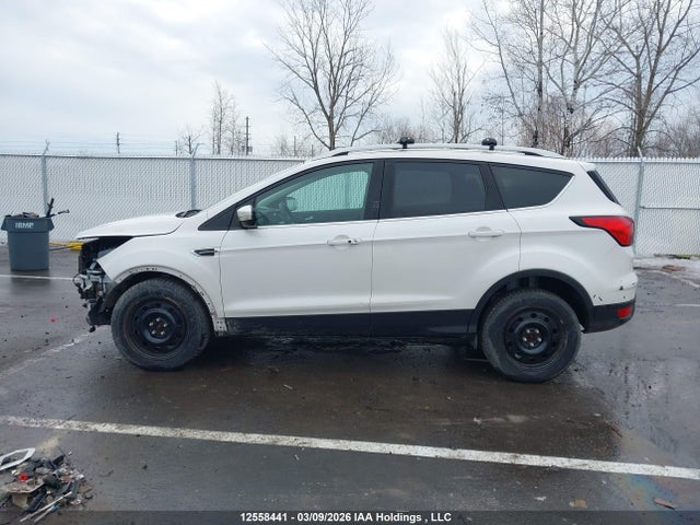 1FMCU9J91KUA48388 Ford Escape Titanium