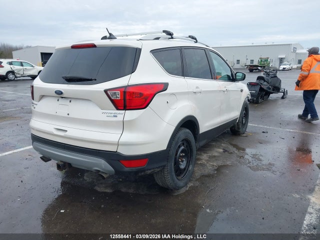 1FMCU9J91KUA48388 Ford Escape Titanium