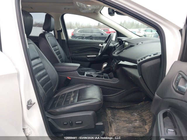 1FMCU9J91KUA48388 Ford Escape Titanium