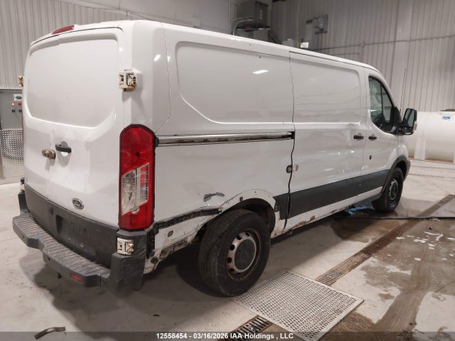 1FTYE1YM3HKA82663 Ford Transit-150