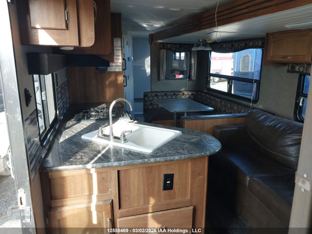 4YDT28228GG104030 Keystone Springdale