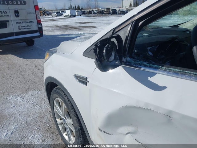 Продажа на аукционе авто 2017 Ford Escape Se, vin: 1FMCU9GD9HUB07465, номер лота: 12558571