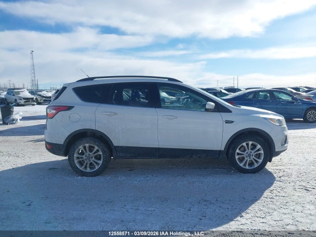 Продажа на аукционе авто 2017 Ford Escape Se, vin: 1FMCU9GD9HUB07465, номер лота: 12558571