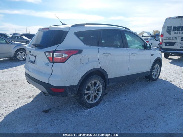 Продажа на аукционе авто 2017 Ford Escape Se, vin: 1FMCU9GD9HUB07465, номер лота: 12558571