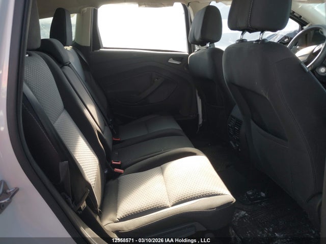 Продажа на аукционе авто 2017 Ford Escape Se, vin: 1FMCU9GD9HUB07465, номер лота: 12558571