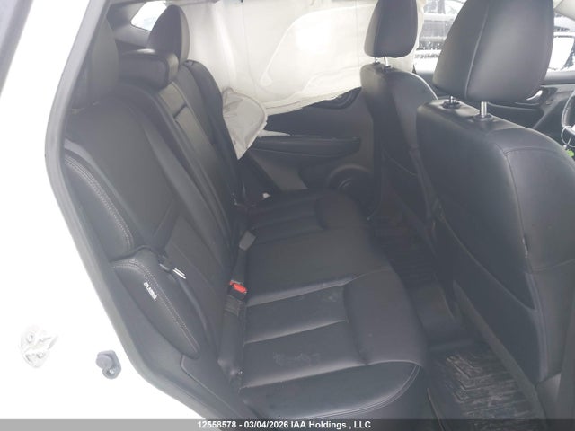 JN1BJ1BW2MW451627 Nissan Rogue Sport Sv