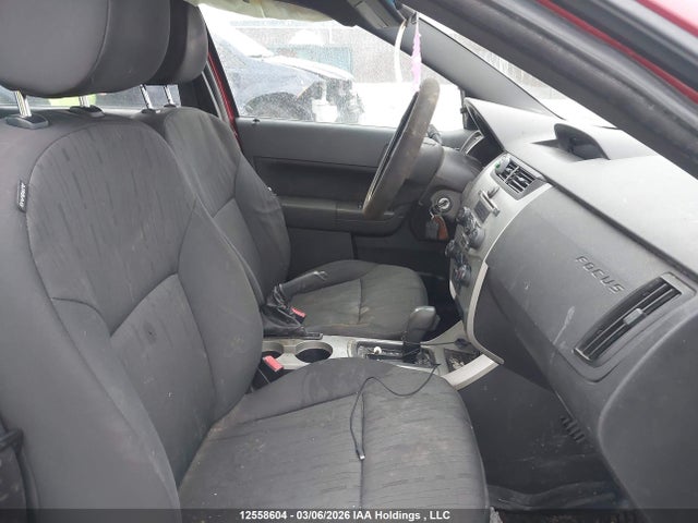 12558604 :رقم المزاد ، 1FAHP3FN3AW243941 vin ، 2010 Ford Focus Se مزاد بيع