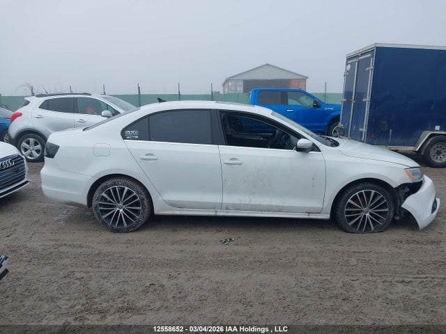 12558652 :رقم المزاد ، 3VWL07AJ0EM436457 vin ، 2014 Volkswagen Jetta 1.8 Tsi Highline مزاد بيع