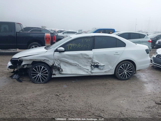12558652 :رقم المزاد ، 3VWL07AJ0EM436457 vin ، 2014 Volkswagen Jetta 1.8 Tsi Highline مزاد بيع
