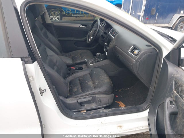 12558652 :رقم المزاد ، 3VWL07AJ0EM436457 vin ، 2014 Volkswagen Jetta 1.8 Tsi Highline مزاد بيع