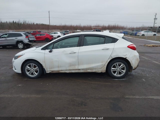 12558717 :رقم المزاد ، 3G1BE6SM1JS588586 vin ، 2018 Chevrolet Cruze Lt مزاد بيع