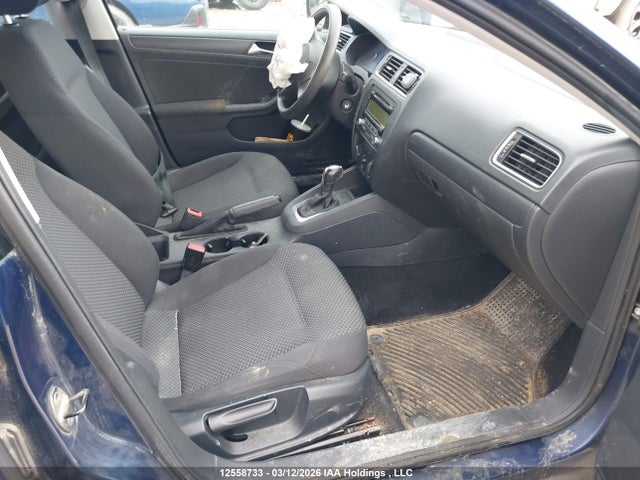 Продажа на аукционе авто 2011 Volkswagen Jetta 2.0l Trendline/2.0l Trendline+, vin: 3VW2K7AJ1BM108904, номер лота: 12558733