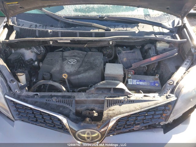 5TDXZ3DC1KS974418 Toyota Sienna