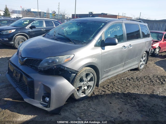 5TDXZ3DC1KS974418 Toyota Sienna