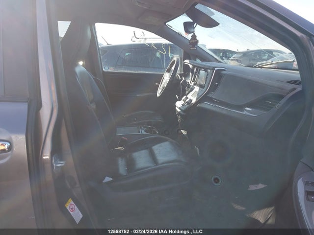 5TDXZ3DC1KS974418 Toyota Sienna