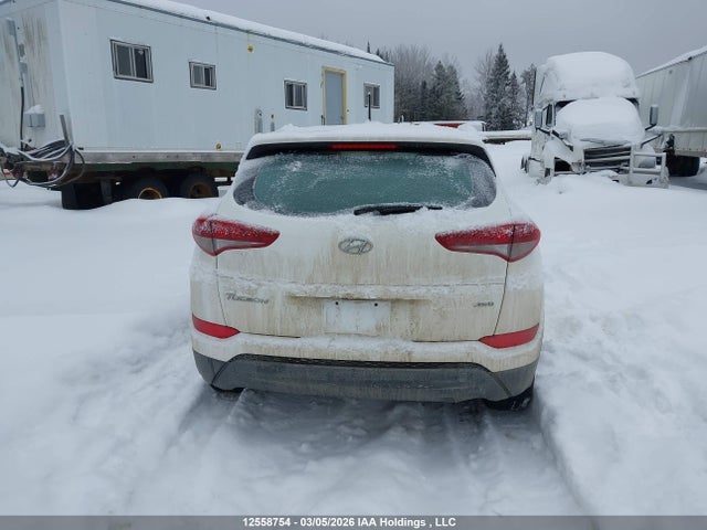 12558754 :رقم المزاد ، KM8J2CA42JU761975 vin ، 2018 Hyundai Tucson Base 2.0l مزاد بيع