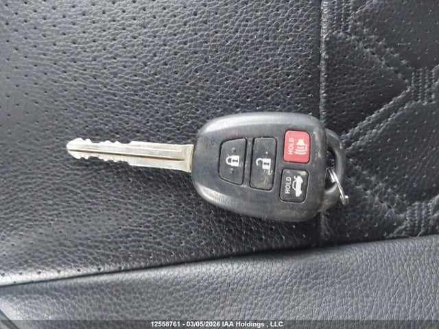 2T1BURHE8HC834410 Toyota COROLLA LE