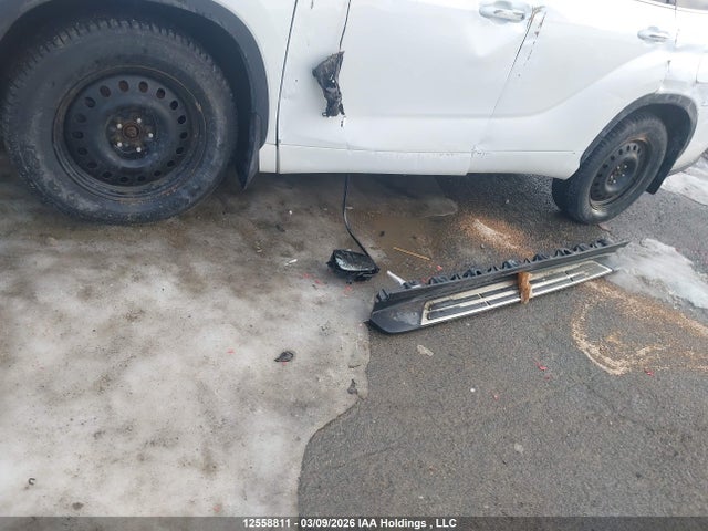 5TDGZRBH7NS590438 Toyota Highlander
