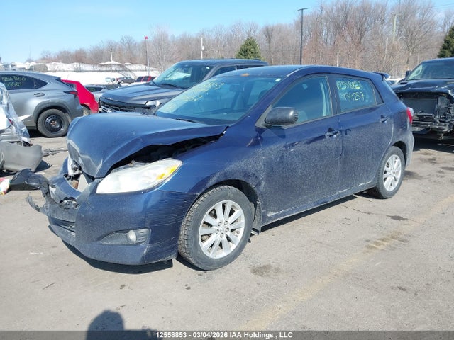 12558853 :رقم المزاد ، 2T1KU4EE2AC434257 vin ، 2010 Toyota Matrix مزاد بيع