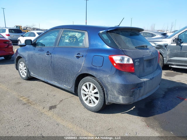 12558853 :رقم المزاد ، 2T1KU4EE2AC434257 vin ، 2010 Toyota Matrix مزاد بيع