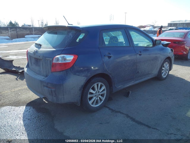 12558853 :رقم المزاد ، 2T1KU4EE2AC434257 vin ، 2010 Toyota Matrix مزاد بيع