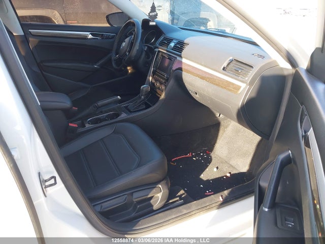 1VWBT7A39HC002970 Volkswagen PASSAT SE
