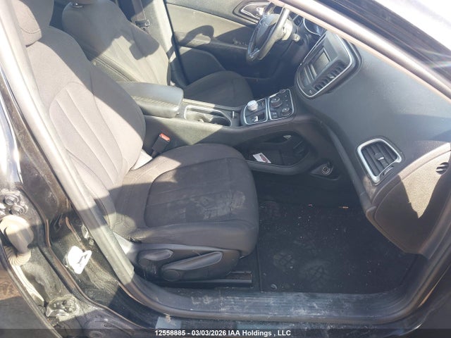2015 Chrysler 200 Limited მანქანა იყიდება აუქციონზე, vin: 1C3CCCAG7FN525378, აუქციონის ნომერი: 12558885