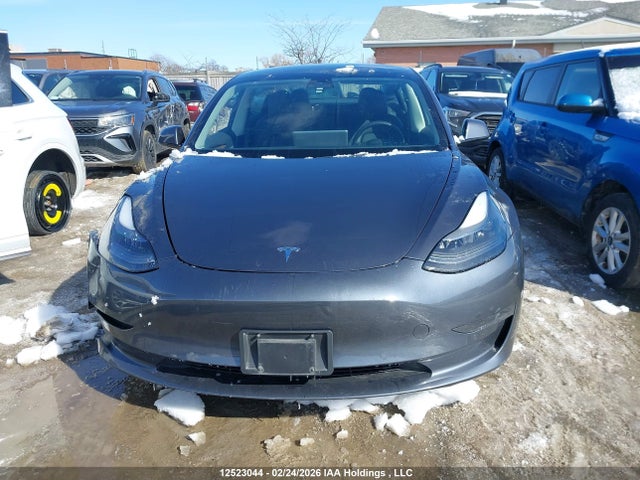 5YJ3E1EA4NF334255 Tesla Model 3 Rwd/standard Range