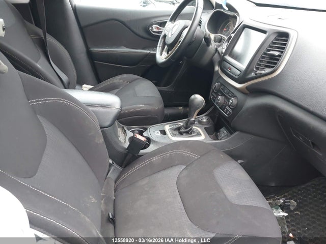 12558920 :رقم المزاد ، 1C4PJMCB9FW603230 vin ، 2015 Jeep Cherokee Latitude مزاد بيع