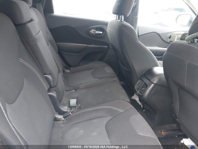 12558920 :رقم المزاد ، 1C4PJMCB9FW603230 vin ، 2015 Jeep Cherokee Latitude مزاد بيع
