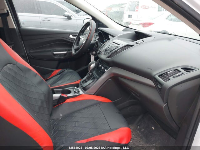 1FMCU9GX5EUE01872 Ford Escape