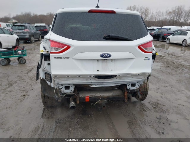 1FMCU9GX5EUE01872 Ford Escape