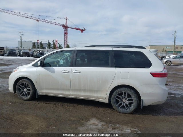 Aukcja sprzedaży 2015 Toyota Sienna Xle 7 Passenger, vin: 5TDDK3DC2FS105940, numer aukcji: 12558963