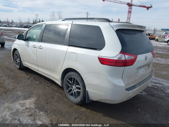 Aukcja sprzedaży 2015 Toyota Sienna Xle 7 Passenger, vin: 5TDDK3DC2FS105940, numer aukcji: 12558963