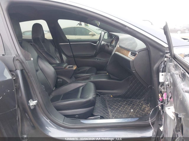 Продажа на аукционе авто 2016 Tesla Model S, vin: 5YJSA1E27GF175993, номер лота: 12558975