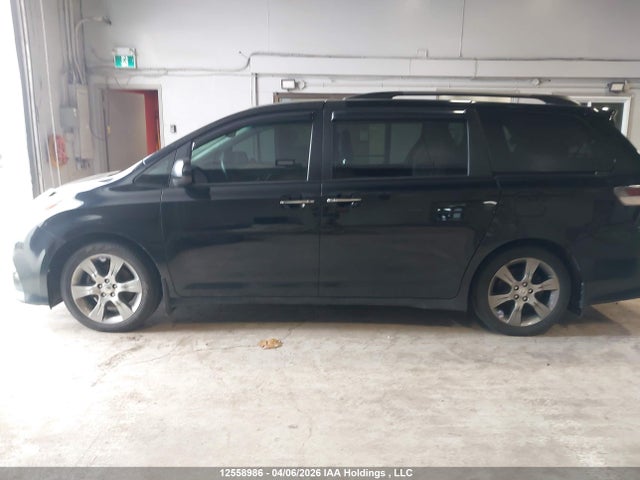 5TDXK3DC1FS539277 Toyota Sienna Sport
