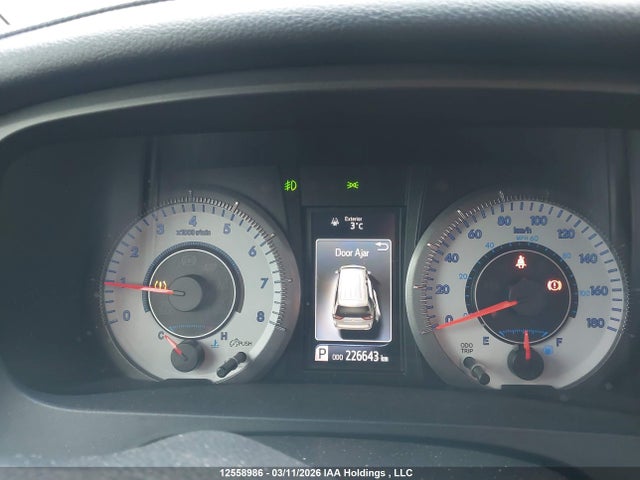 5TDXK3DC1FS539277 Toyota Sienna Sport