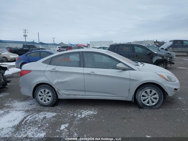 KMHCT4AE8GU042260 Hyundai ACCENT SE