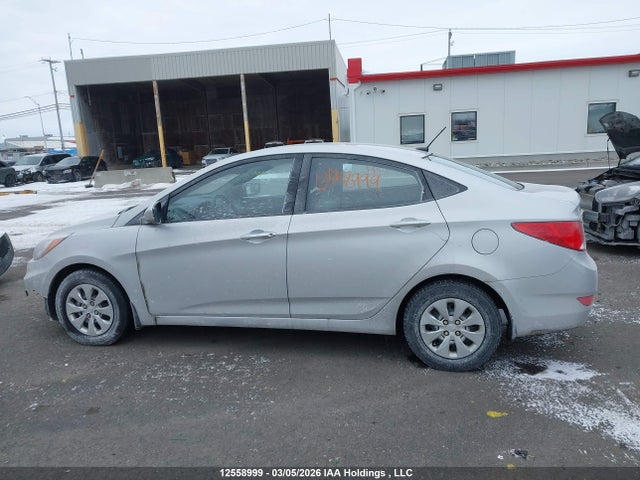 KMHCT4AE8GU042260 Hyundai ACCENT SE