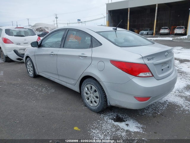 KMHCT4AE8GU042260 Hyundai ACCENT SE